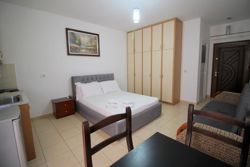 Bed, Photo of the whole room, Seating area, Bedroom, wardrobe
