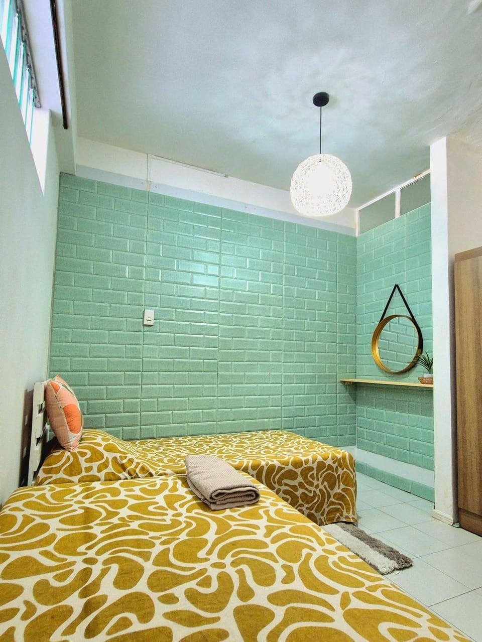 Photo of the whole room, Bedroom