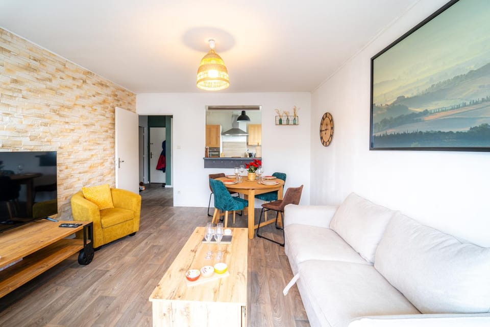 Communal lounge/ TV room, TV and multimedia, Living room, Seating area