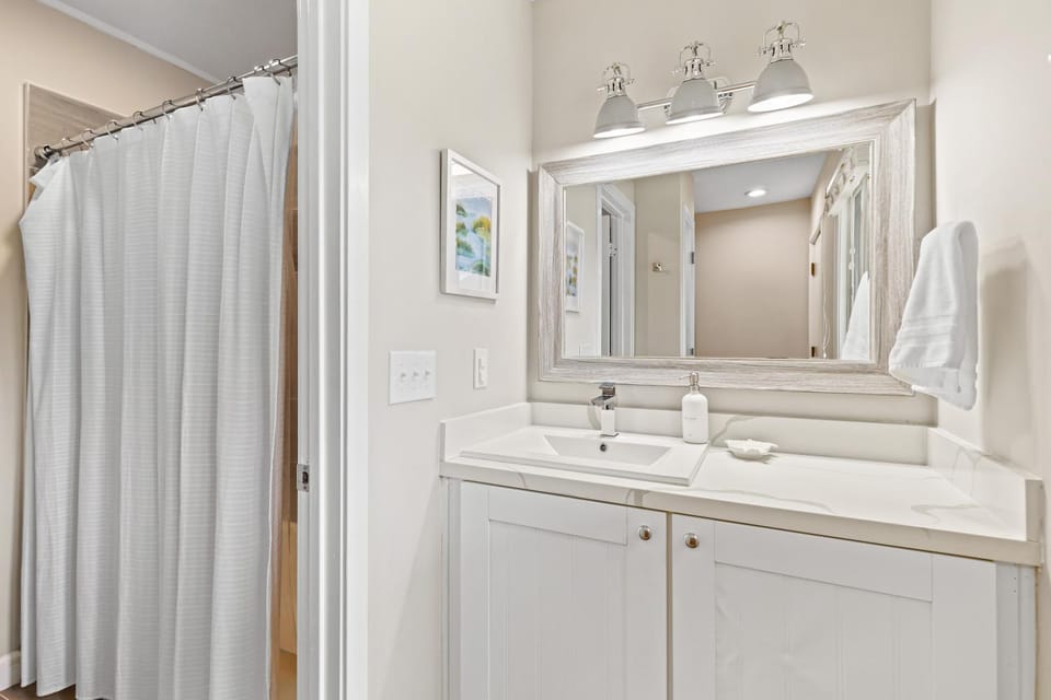 Bathroom, towels