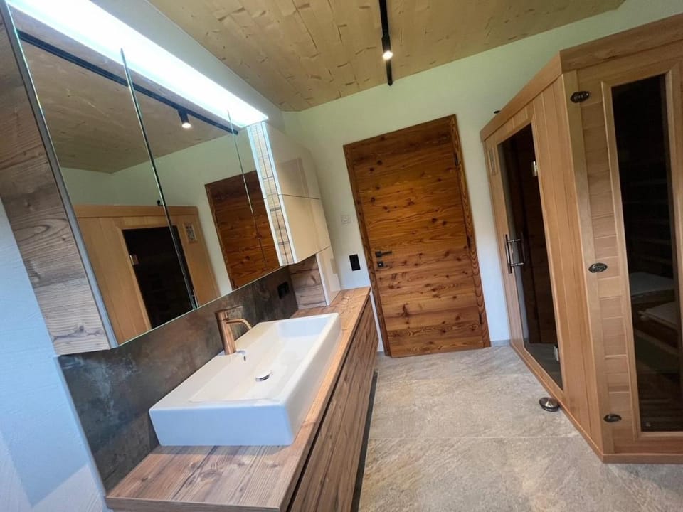 Sauna, Bathroom