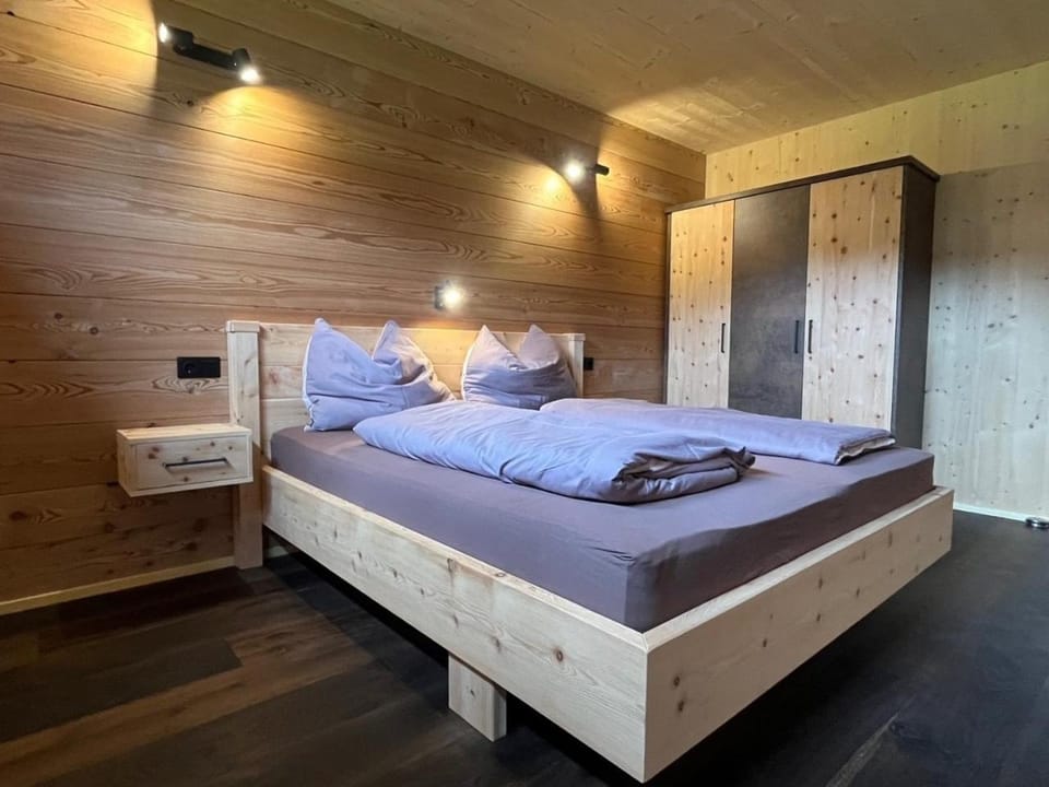 Bed, Bedroom, wardrobe