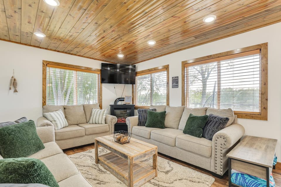 Riverfront Home w/ Private Dock in Wisconsin Dells House in Wisconsin