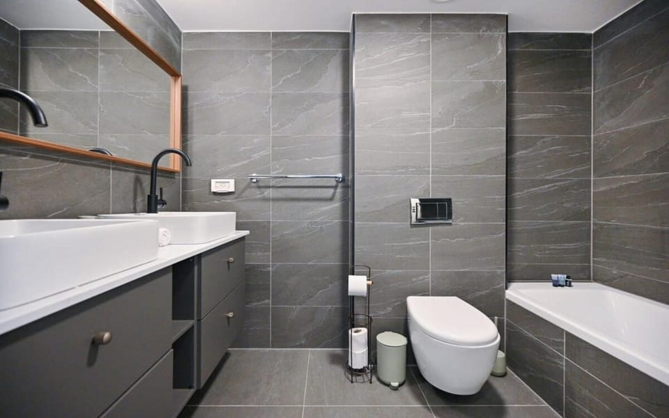 (Safe Room Inside) Stylish 3 Bedroom + Parking Apartment in Tel Aviv-Yafo