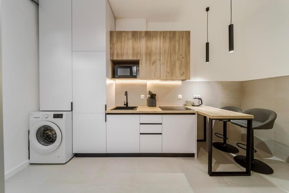 Dining area, pet friendly, stove, washing machine