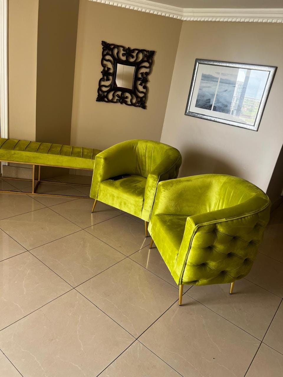Living room, Seating area