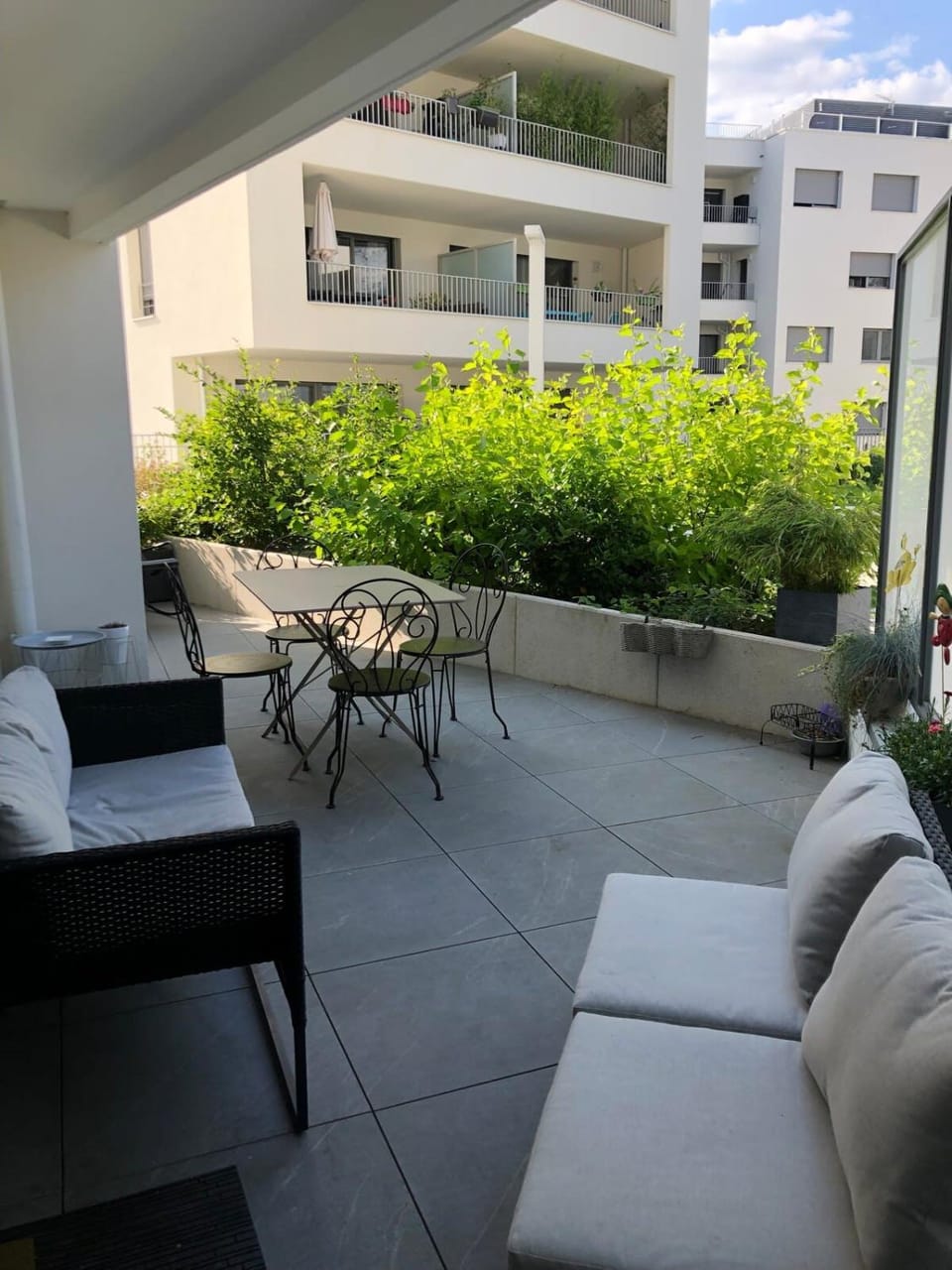 Le Confort Annecy terrasse & parking privé Apartment in Annecy