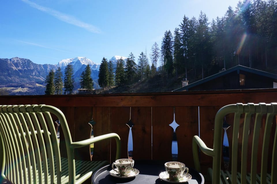View (from property/room), Balcony/Terrace, Mountain view