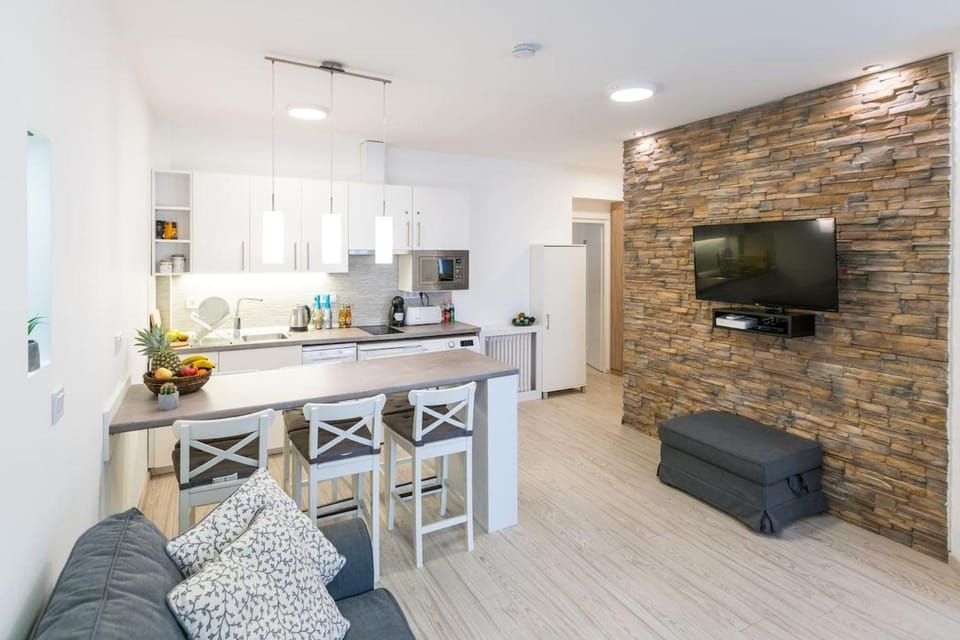 Kitchen or kitchenette, Living room
