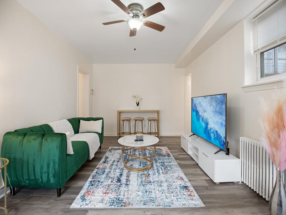 TV and multimedia, Seating area