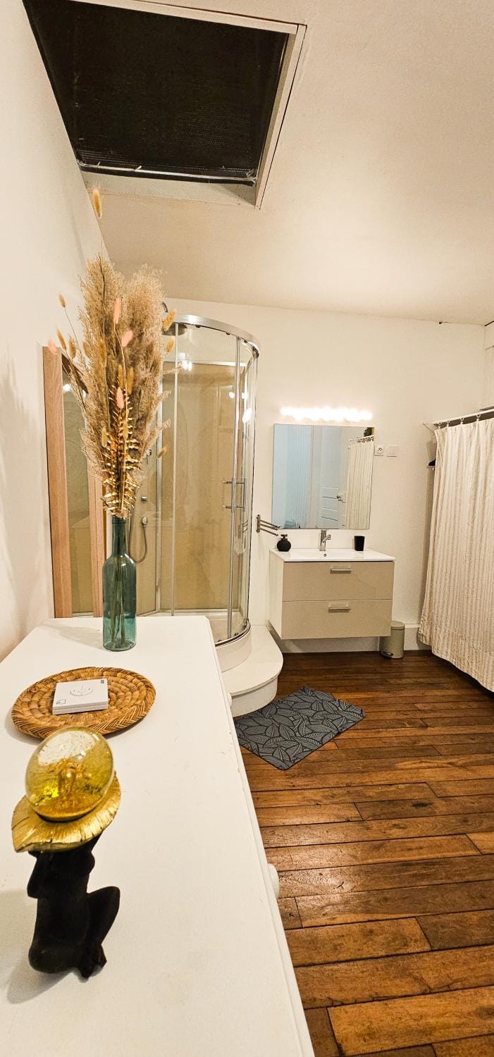Shower, Bathroom