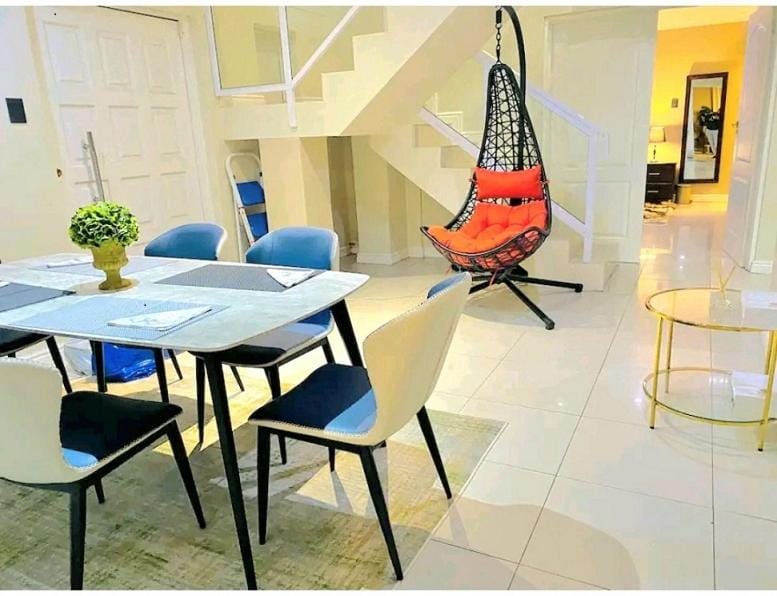 Living room, Seating area, Dining area