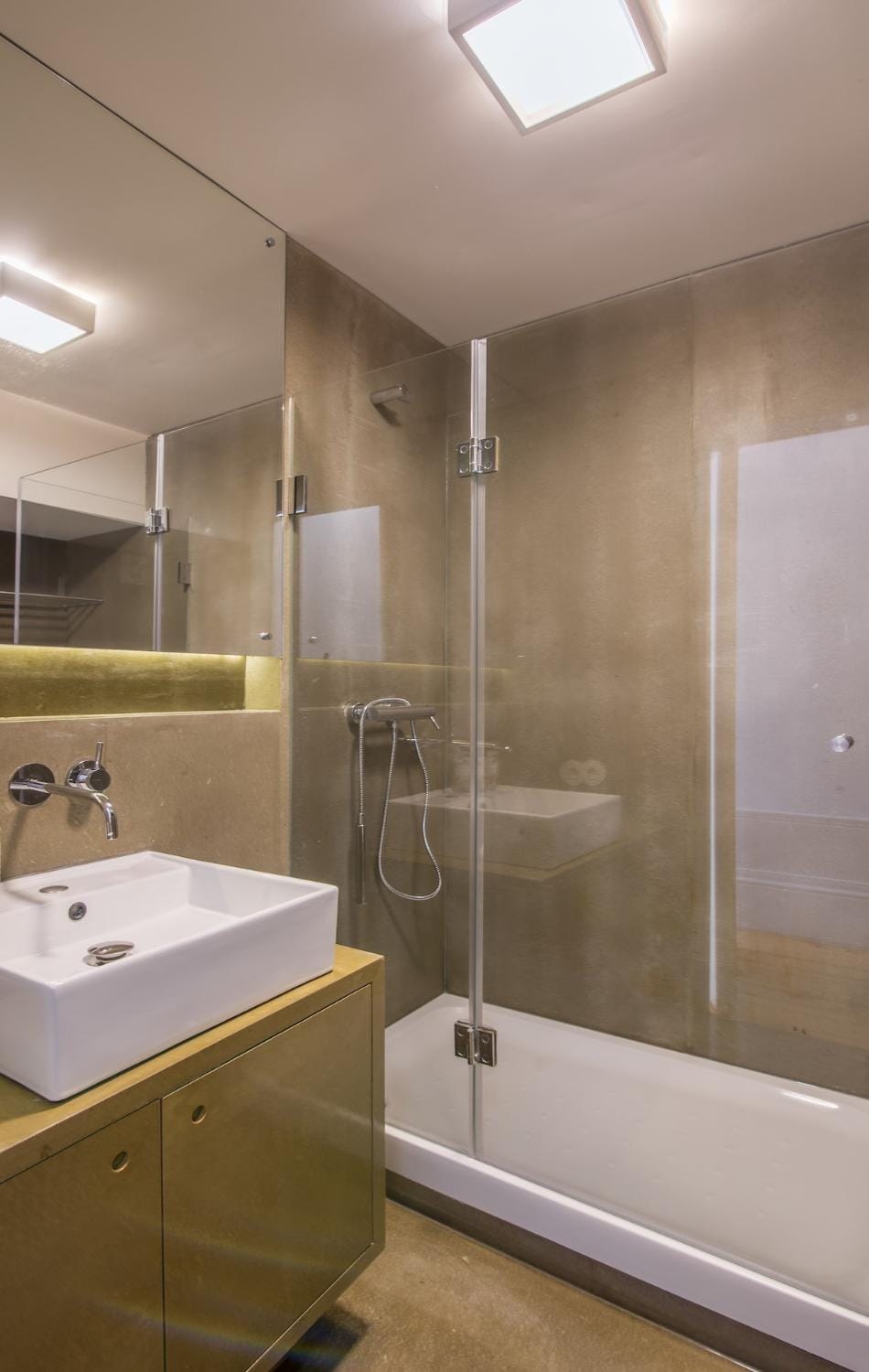Mouzinho Hill View Apartment in Porto