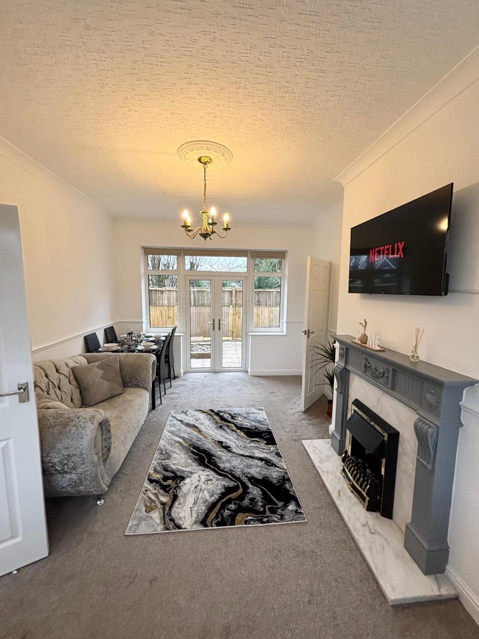 Communal lounge/ TV room, TV and multimedia, Living room, Evening entertainment