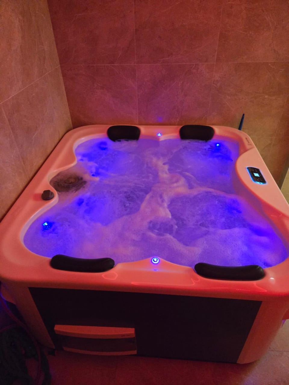 Hot Tub, Spa and wellness centre/facilities