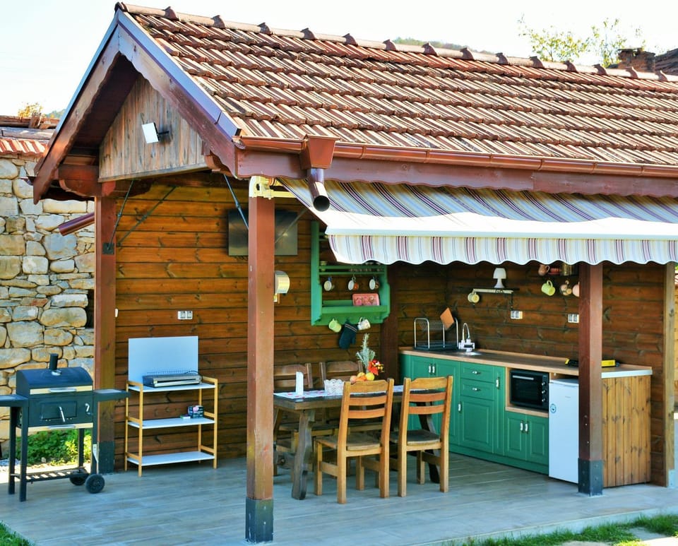Property building, Patio, Day