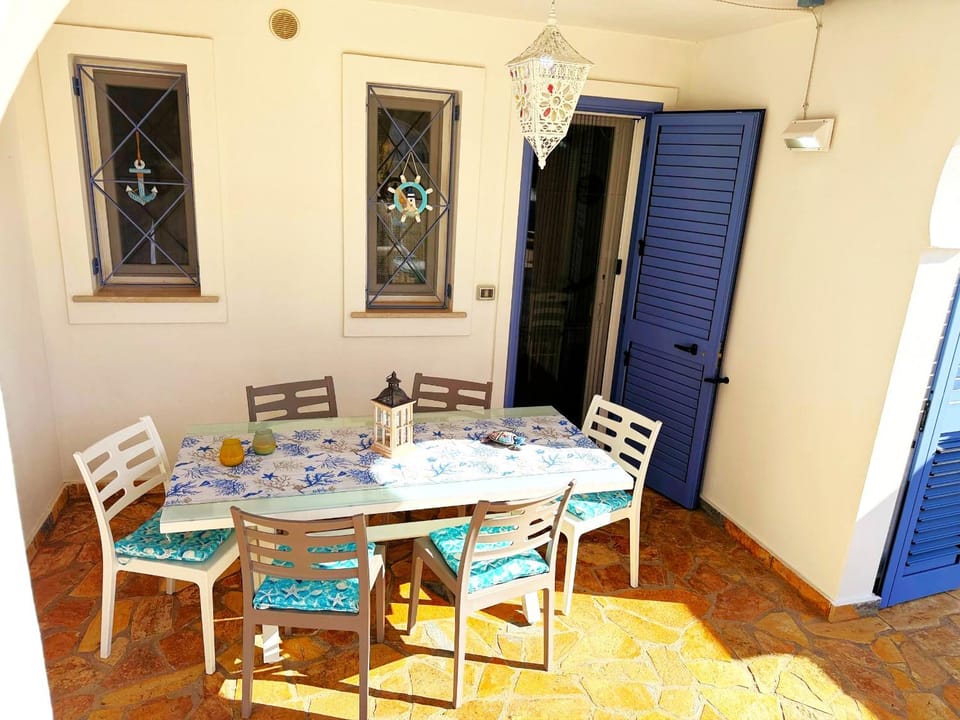 Patio, Seating area, Dining area