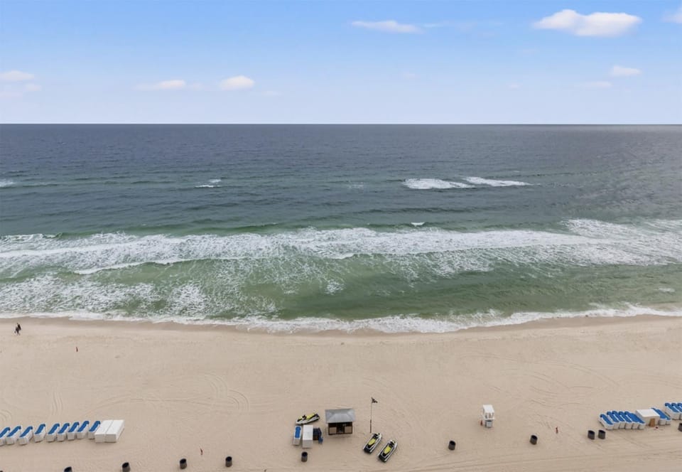 Aqua Resort 1207 by Emerald Coast Retreats Apartment in Panama City Beach