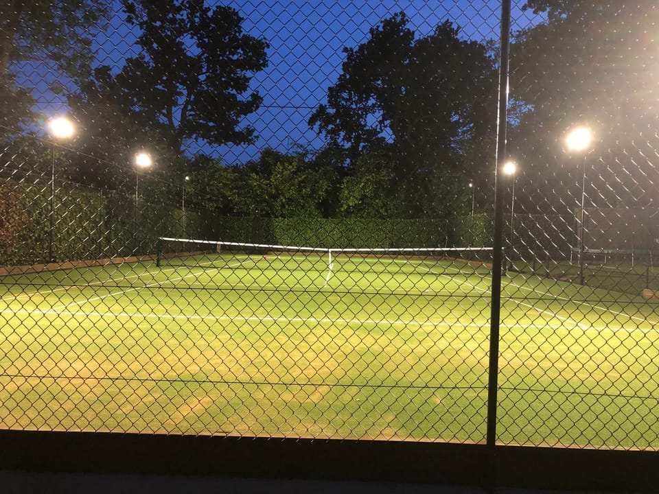 Night, Tennis court