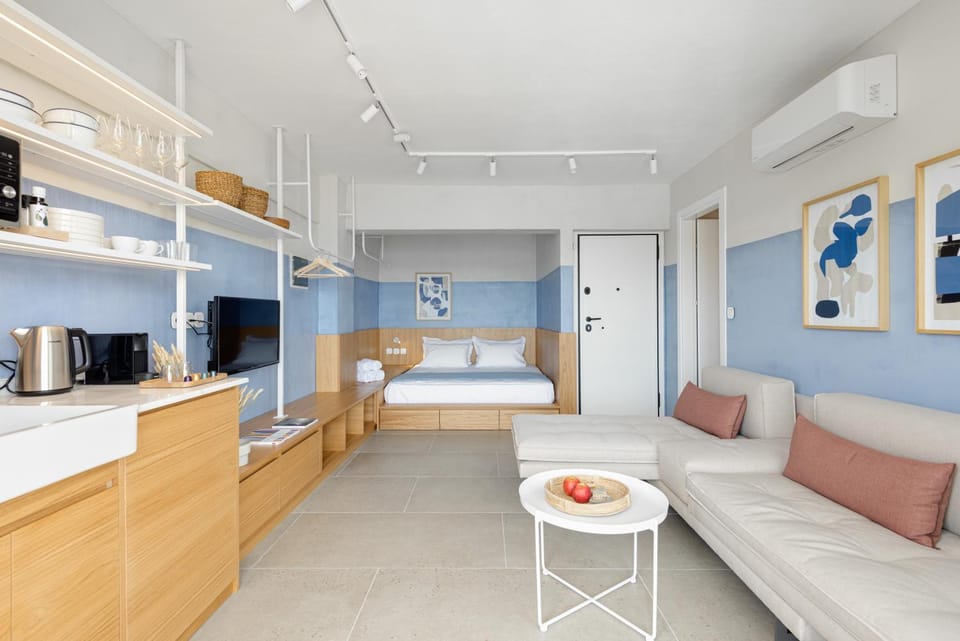 Kitchen or kitchenette, Living room, Photo of the whole room, Bedroom