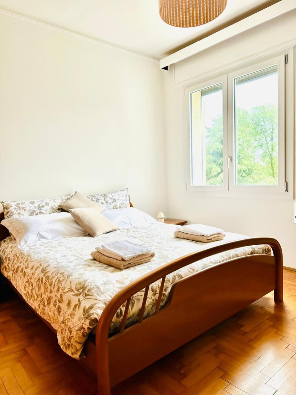 Bed, Photo of the whole room, Bedroom, Garden view, wardrobe