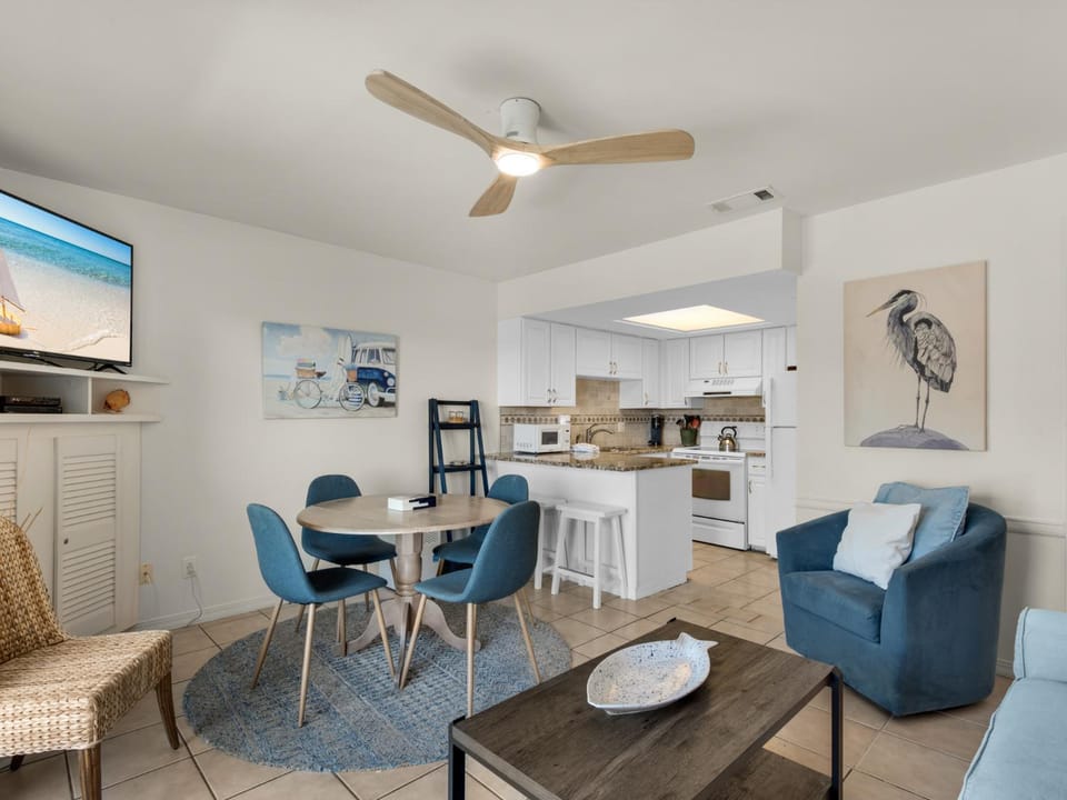 Summer Breeze Condominium 205 by Newman-Dailey Apartment in Miramar Beach