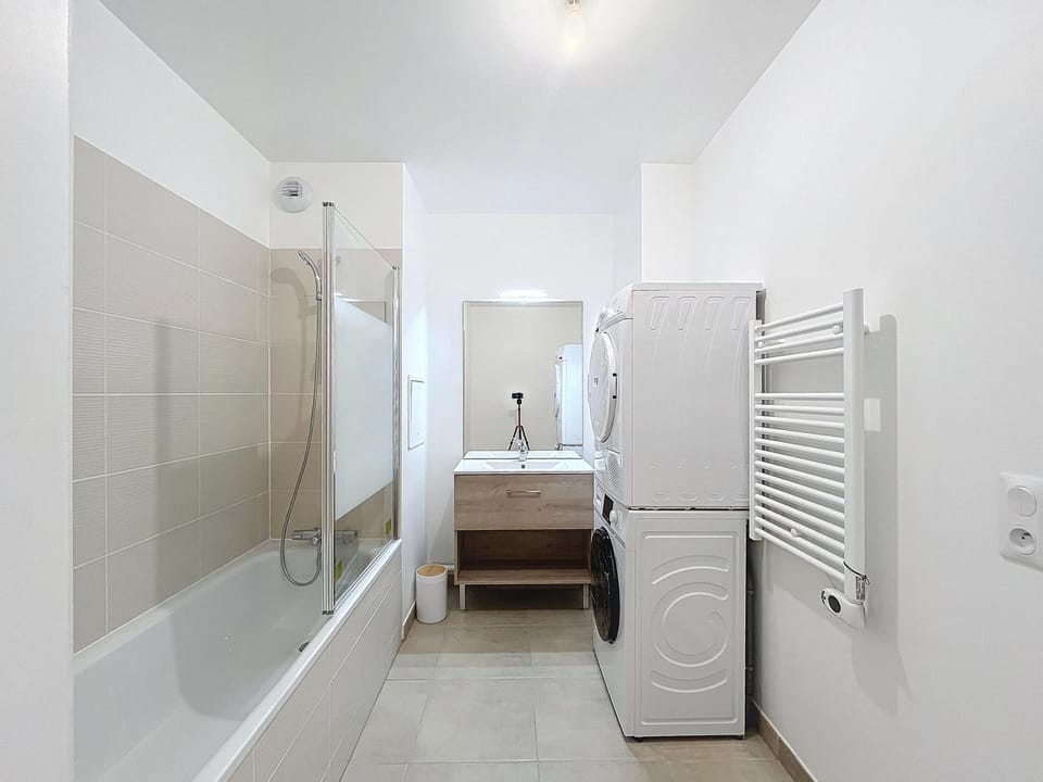 Shower, Bathroom
