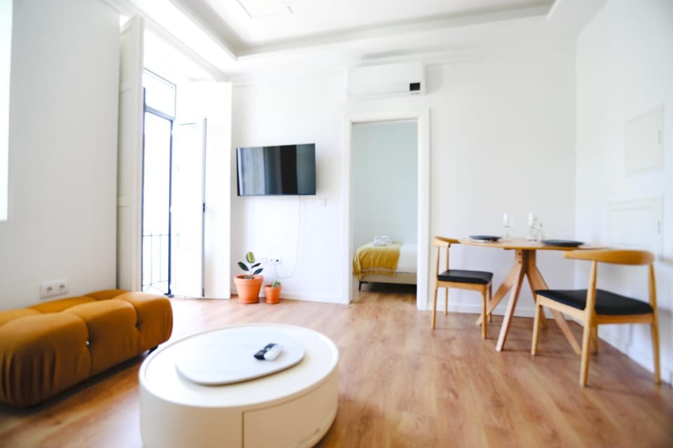 63 Lettér - Sun-Filled & Quiet Apartments with Elevator Access Apartment in Lisbon