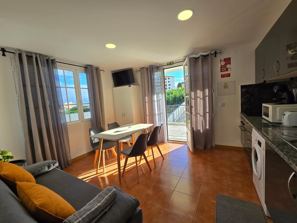 Autonomia House I Apartment in Câmara De Lobos