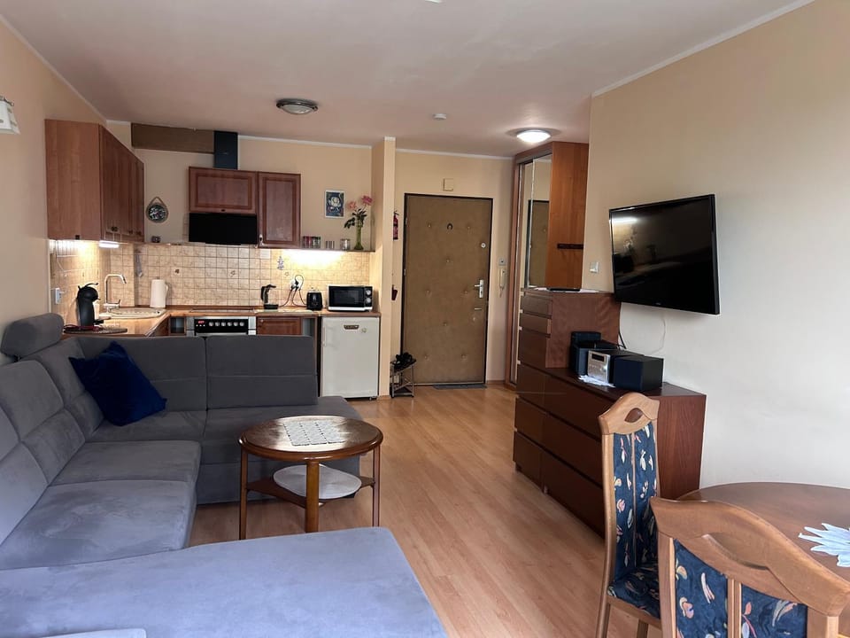 Kitchen or kitchenette, Seating area