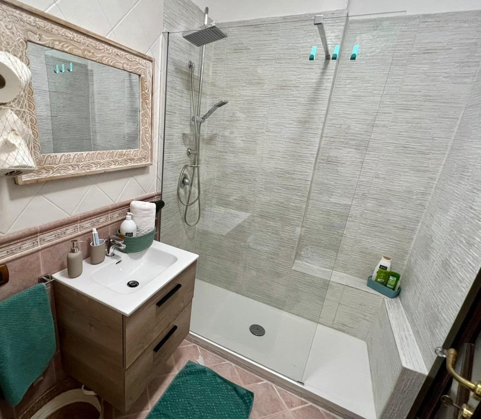 Shower, Bathroom