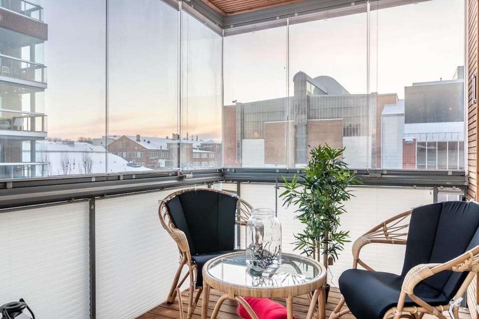 Tyylikäs yksiö Aurajoen rannalla kera autopaikan Apartment in Turku