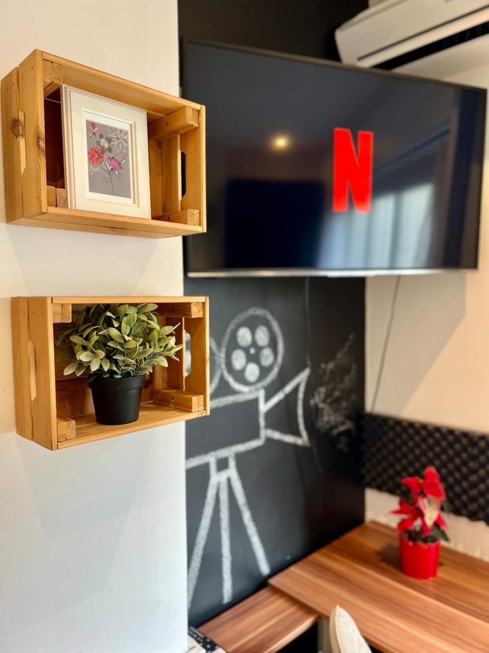 TV and multimedia, Decorative detail
