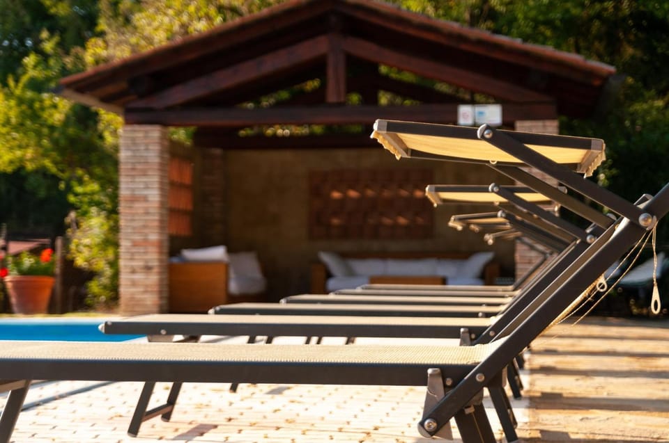 Swimming pool, sunbed