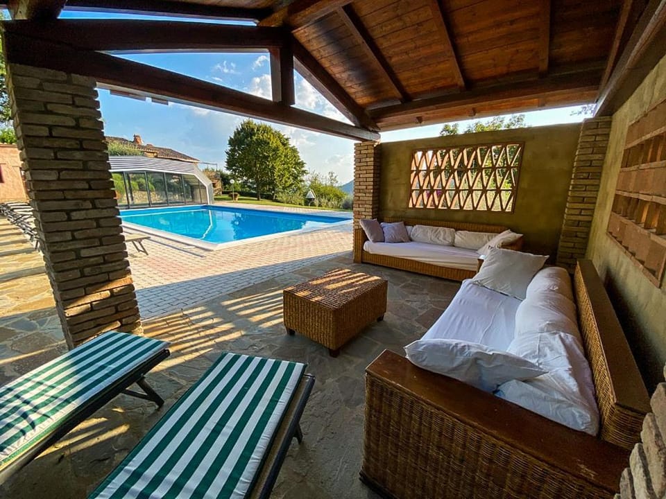 Villa Beatrice - Private Heated Pool & Amazing Umbrian Landscape Villa in Umbria