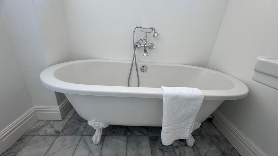 Bathroom, Bath