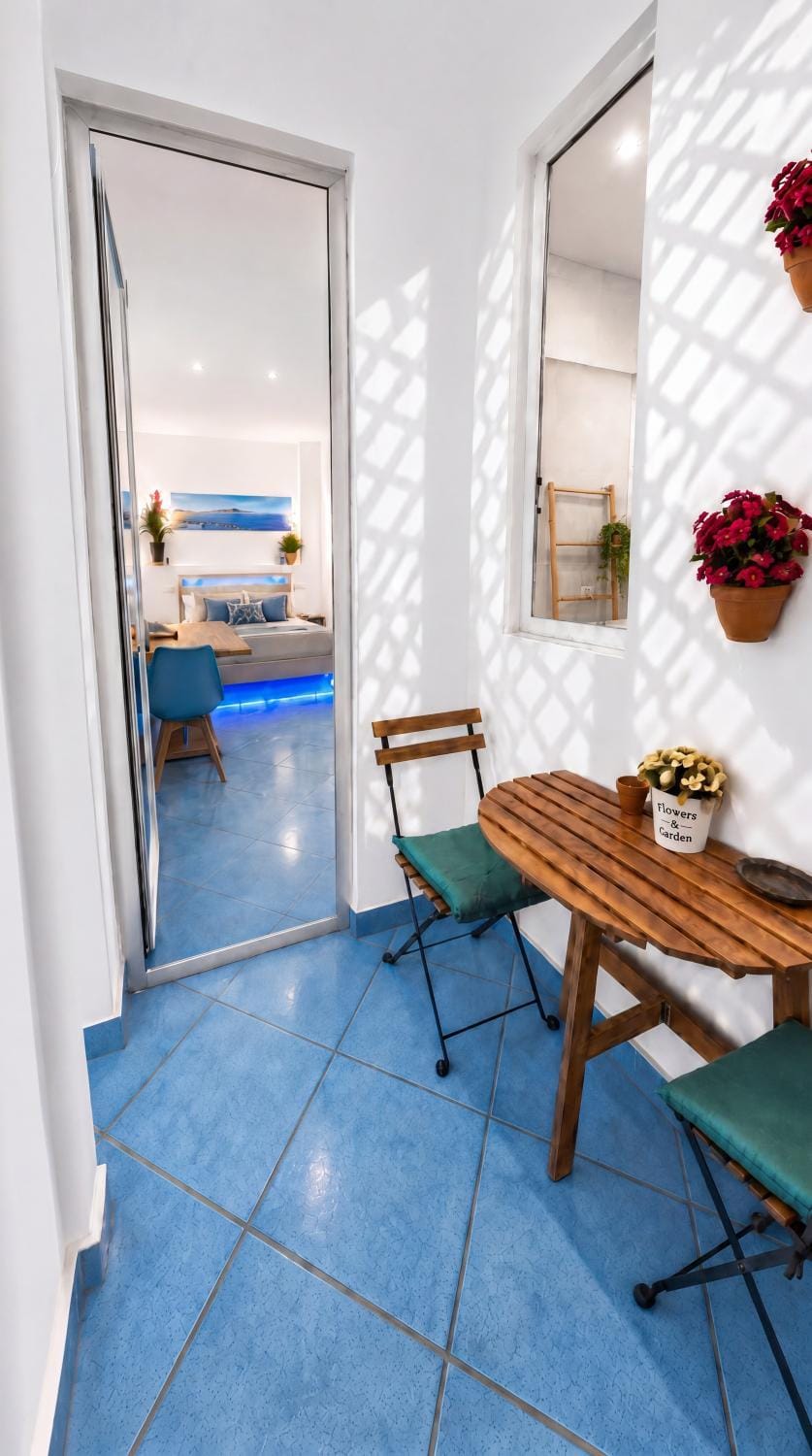 Patio, Bathroom, Floor plan, Bedroom, Lunch