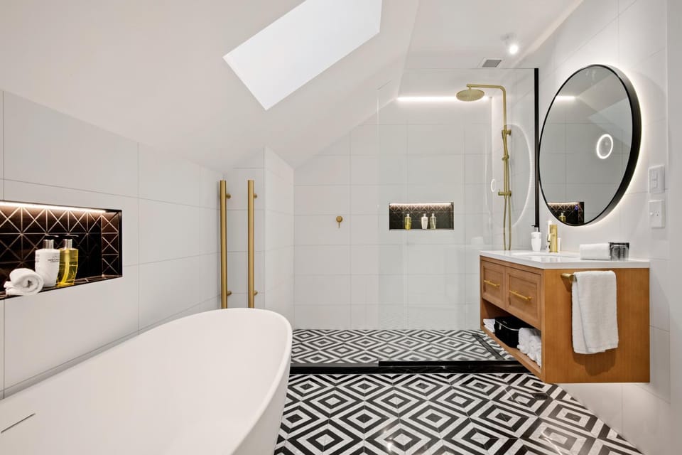 Shower, Bathroom, Bath, hair dryier, towels