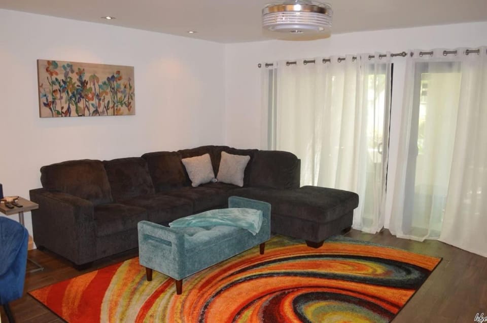 2BD Ground Floor Condo in Gated Gardens Pool&Spa House in Palm Springs