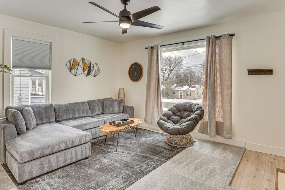 3 Mi to Downtown Youngstown Updated Apartment Apartment in Youngstown