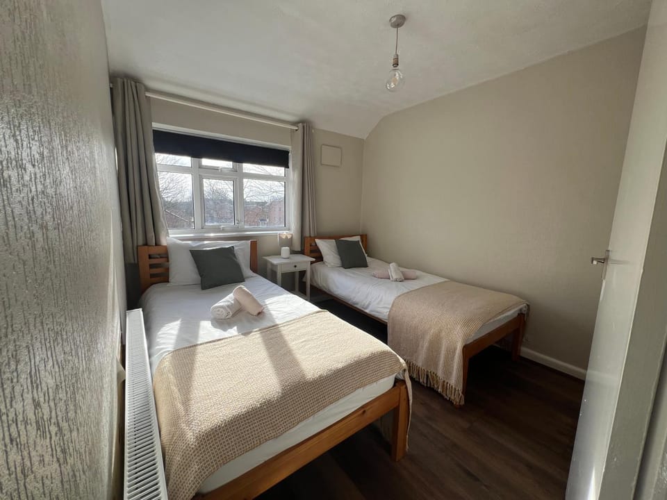 Tile Cross Entire Apartment - Near Airport, NEC & More Apartment in Metropolitan Borough of Solihull