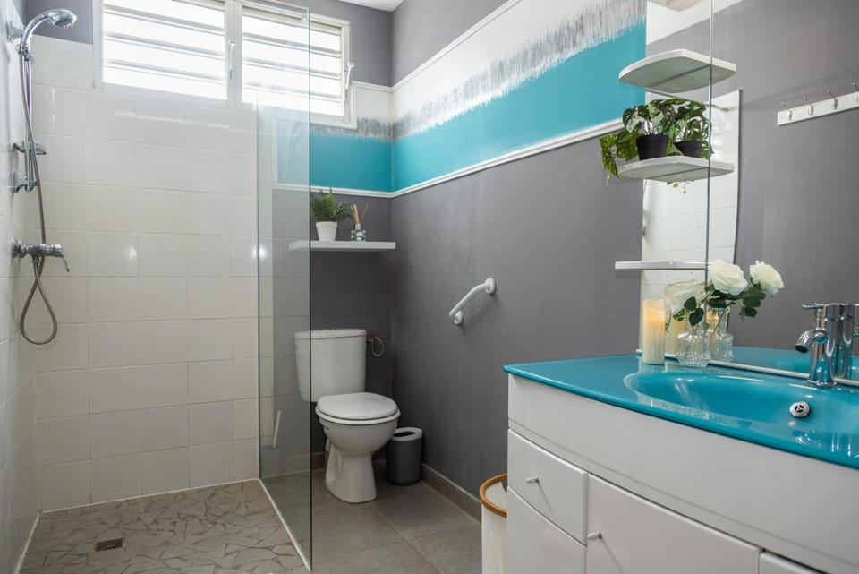 Shower, Toilet, Bathroom
