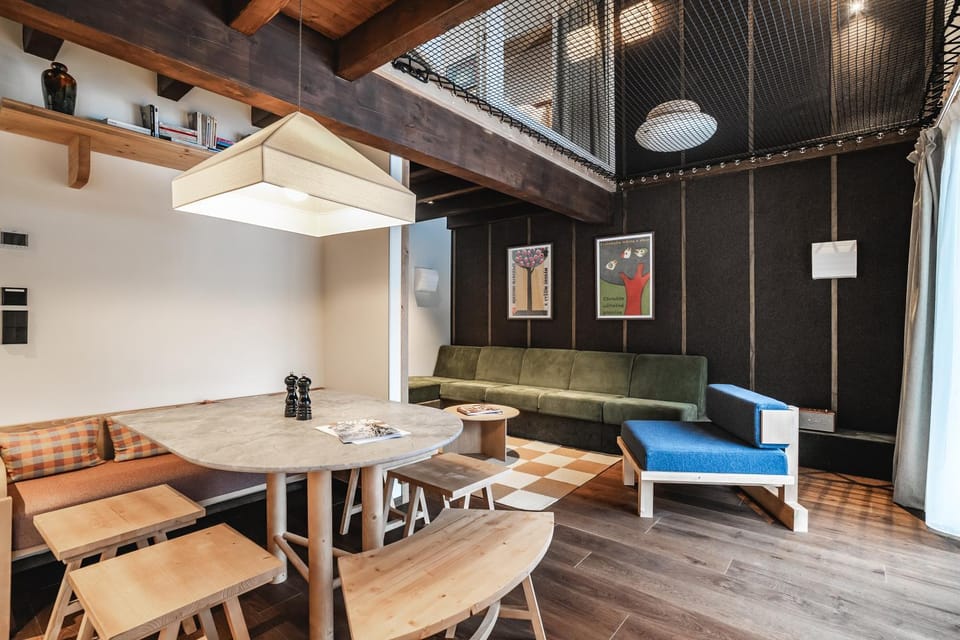 Living room, Seating area, Dining area