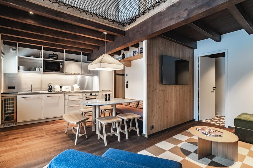 TV and multimedia, Coffee/tea facilities, Kitchen or kitchenette, Living room, Seating area, Dining area, dishwasher, minibar, oven, stove, toaster, kitchen