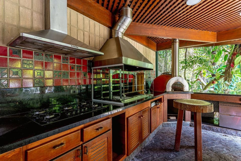 Natureza, Conforto e Piscina | Até 15 hóspedes House in São Sebastião