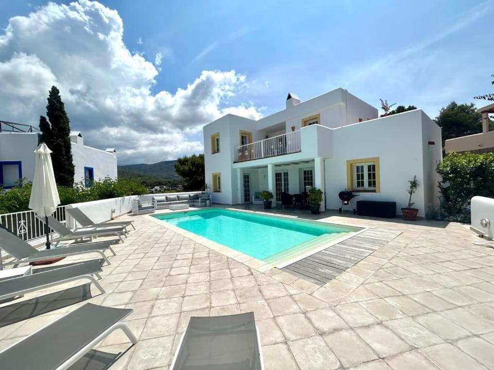Villa with Pool, 5min to beach Casa Mimosa Villa in Ibiza