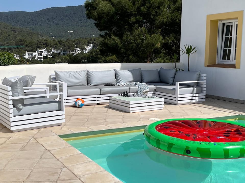Seating area, Swimming pool