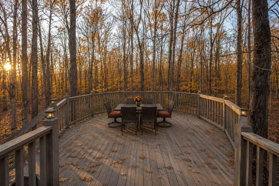 Woodland Retreat - Modern Comfort Near Nashville House in Tennessee