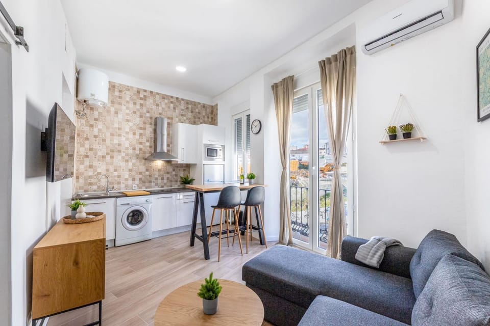 TV and multimedia, Kitchen or kitchenette, Dining area, air conditioner