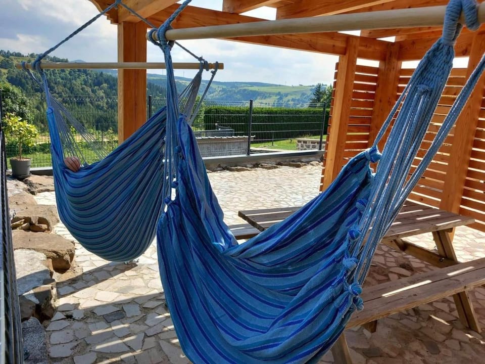 Le "Refuge" douillet, chaleureux, massages bien-être Chalet in Auvergne-Rhône-Alpes